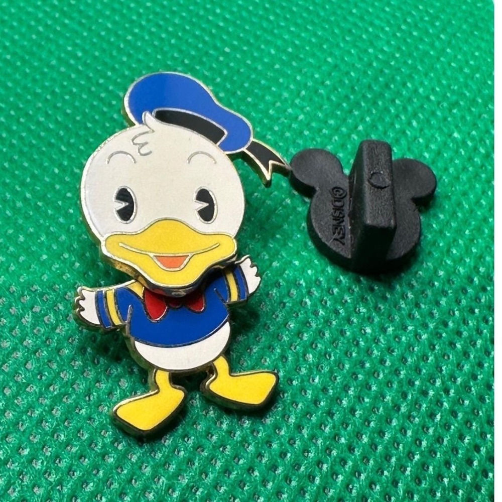 Donald Duck Bobblehead Cuties 2005 Disney Trading Pin Springy See photos.‎